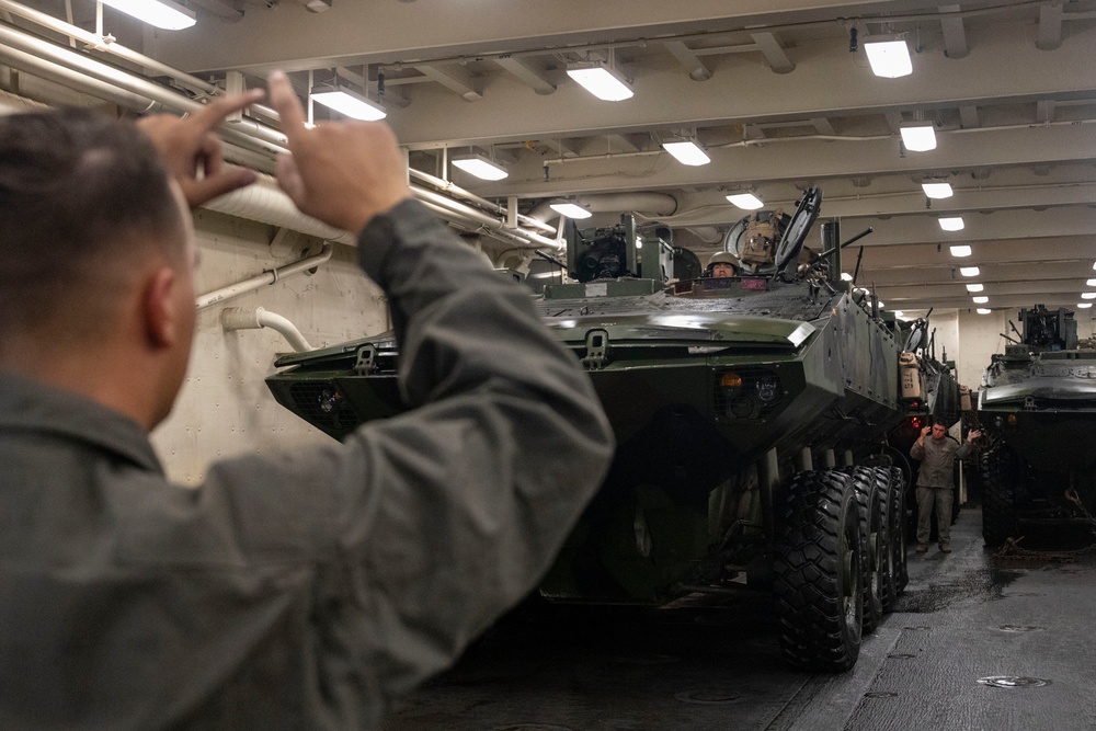 QUART 25.4: AAV Certification Aboard USS Somerset