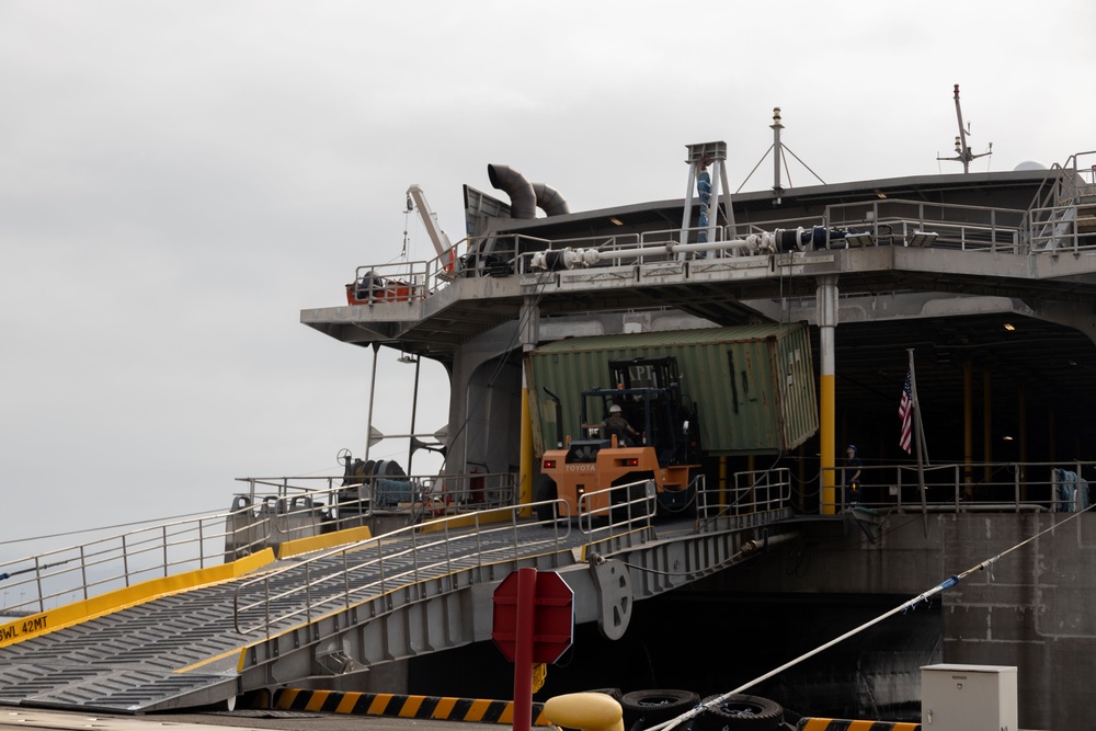 USNS Guam offloads equipment at MCAS Iwakuni