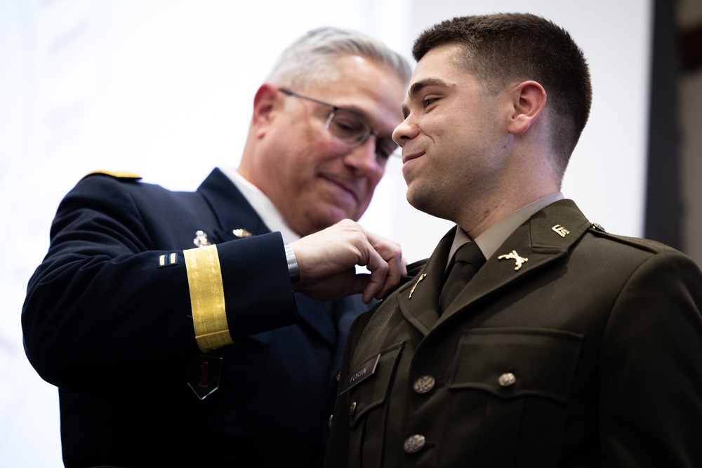 Seton Hall ROTC Cadets take the Oath of Office