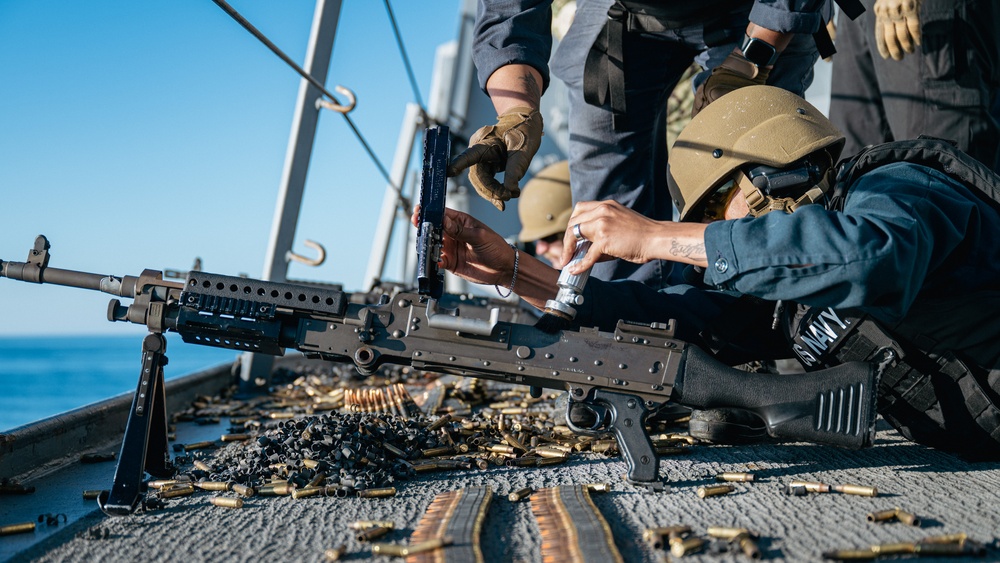 M240B live-fire exercise aboard Somerset