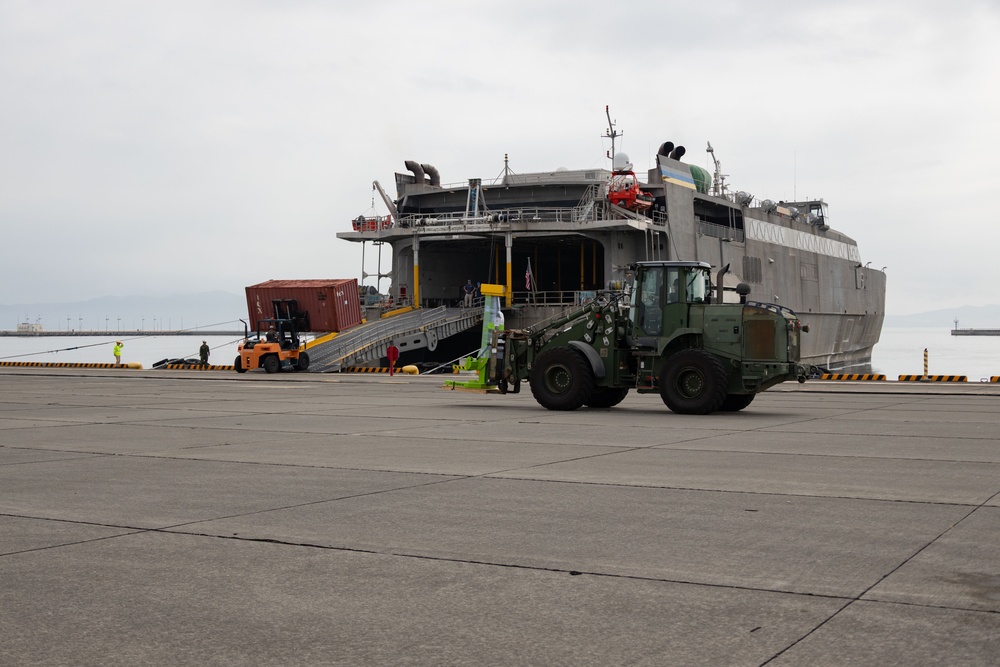 USNS Guam offloads equipment at MCAS Iwakuni