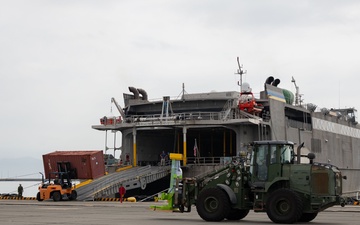 USNS Guam offloads equipment at MCAS Iwakuni