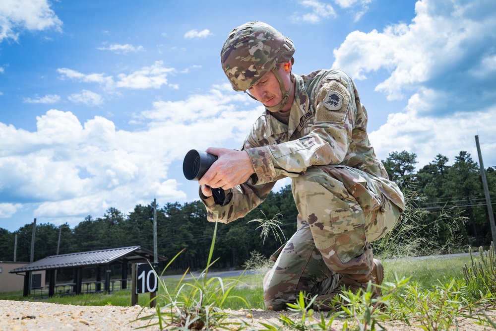 Public Affairs Covers a Weapons Qual