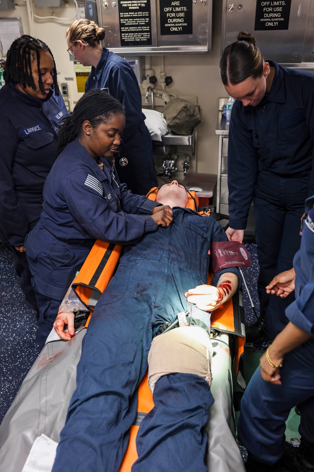 USS Iwo Jima Conducts Medical Emergency Drill