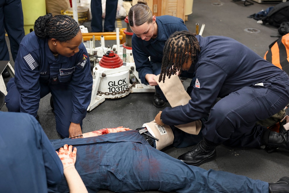 USS Iwo Jima Conducts Medical Emergency Drill