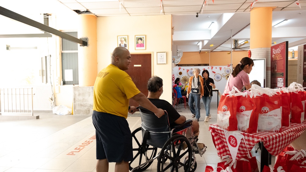 DESRON 7, CTF-73 Sailors Volunteer at Sree Narayana Mission Senior Care Center