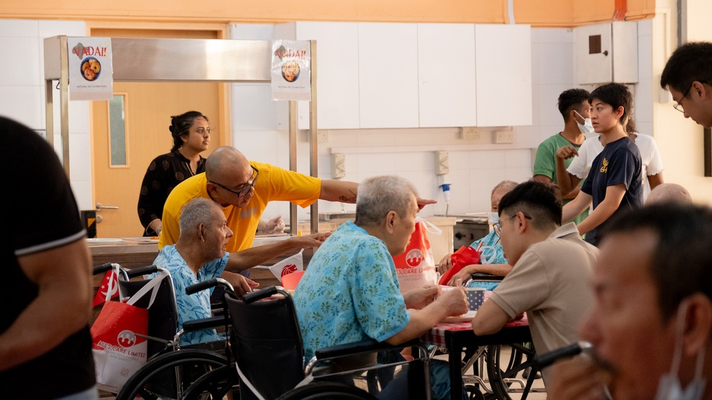 DESRON 7, CTF-73 Sailors Volunteer at Sree Narayana Mission Senior Care Center