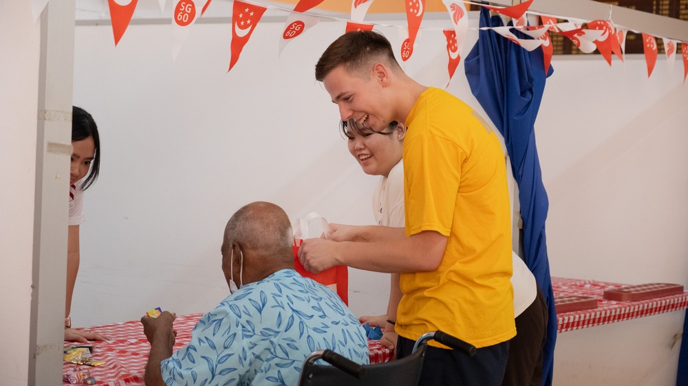 DESRON 7, CTF-73 Sailors Volunteer at Sree Narayana Mission Senior Care Center