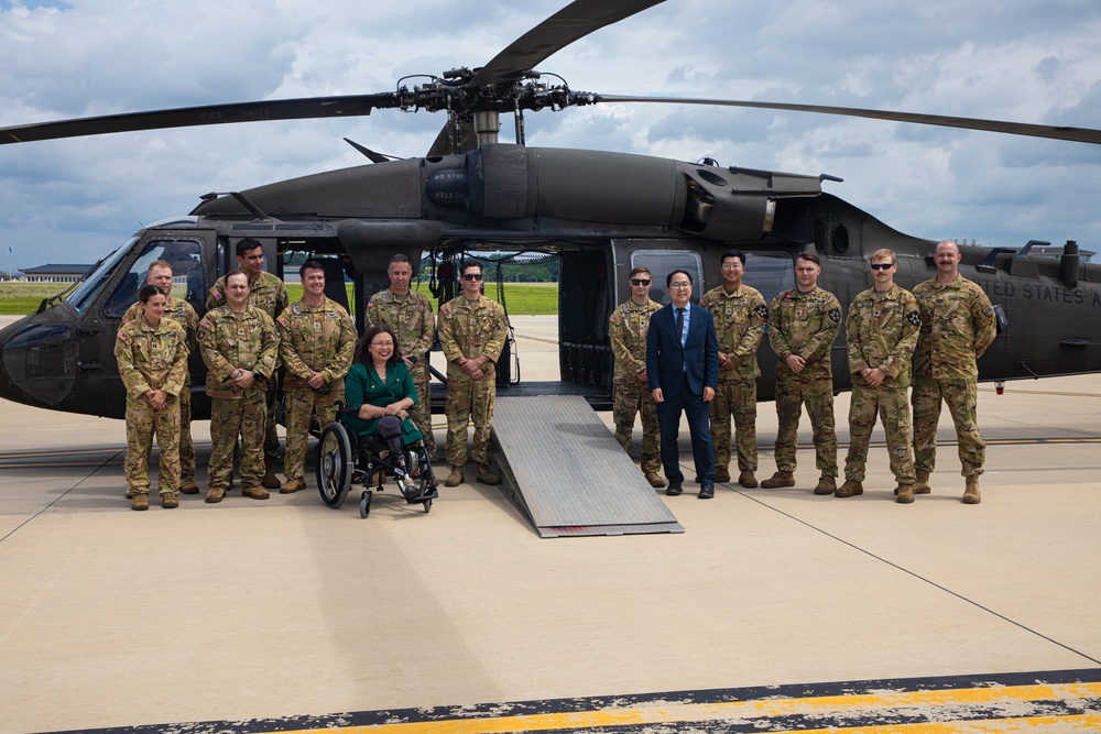 U.S. Congressional Delegation engage with U.S. Soldiers
