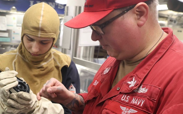 USS FORREST SHERMAN (DDG 98) GQ.