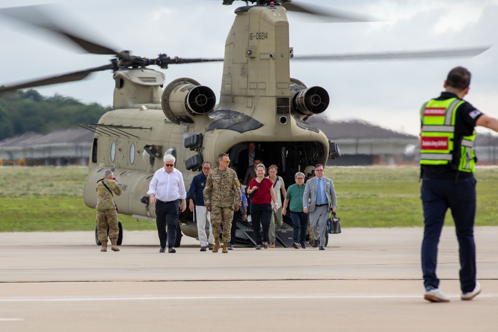 U.S. Senators Visit Camp Humphreys