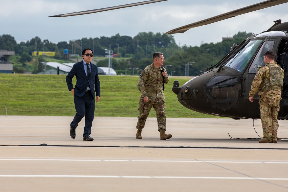 U.S. Senators Visit Camp Humphreys