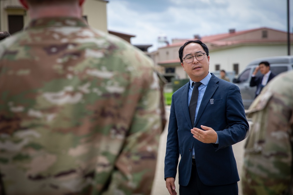 U.S. Senators Visit Camp Humphreys
