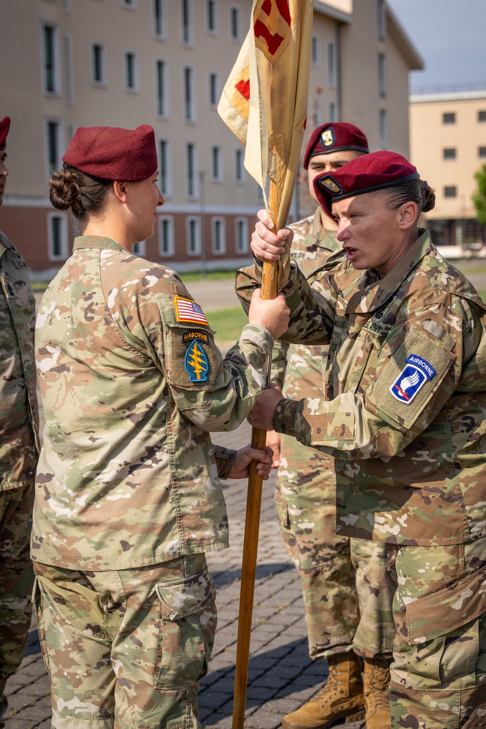 173rd Brigade Support Battalion HHC Welcomes New Commander in Ceremony