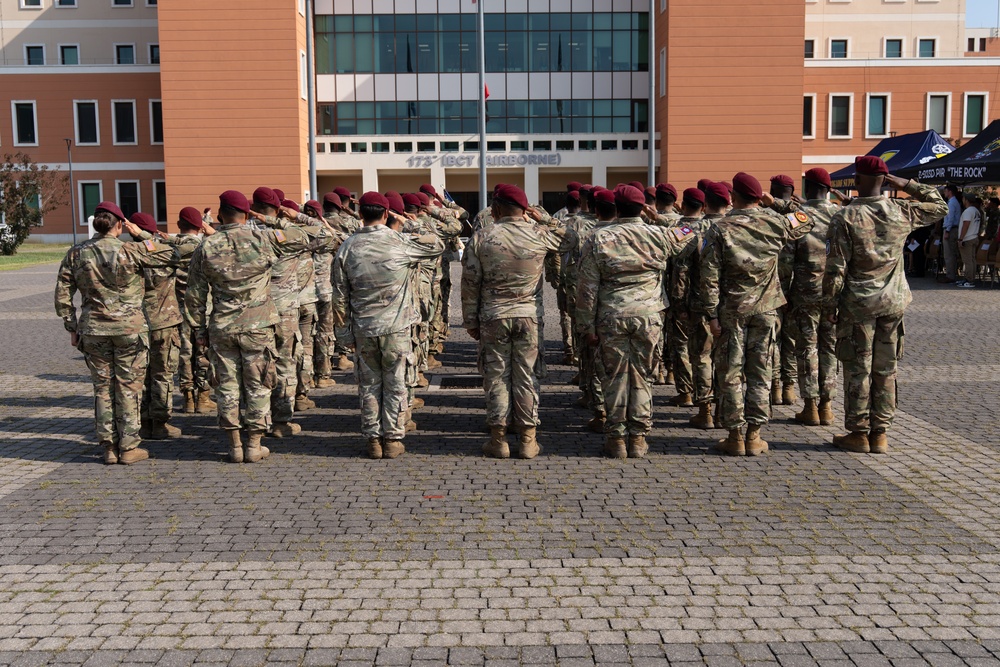 173rd Brigade Support Battalion HHC Welcomes New Commander in Ceremony