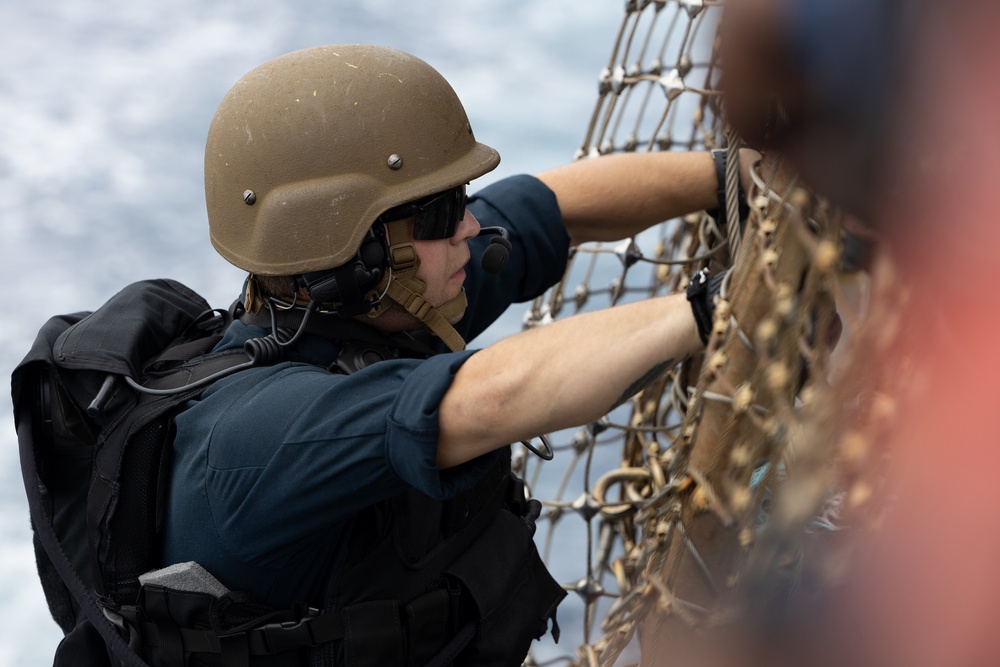 USS Curtis Wilbur (DDG 54) Conducts VBSS Drill