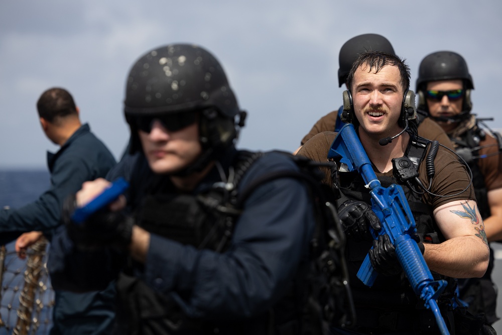 USS Curtis Wilbur (DDG 54) Conducts VBSS Drill