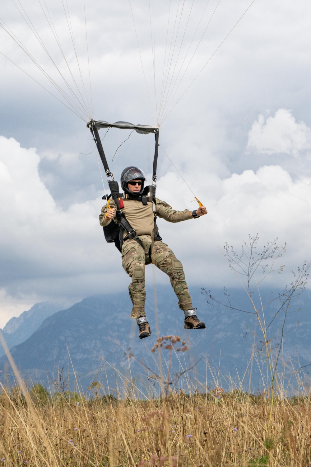 57th RQS Conducts Routine Jump Training