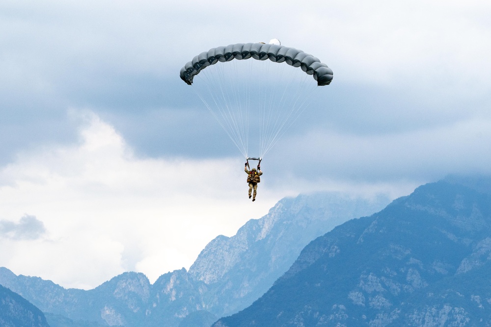 57th RQS Conducts Routine Jump Training