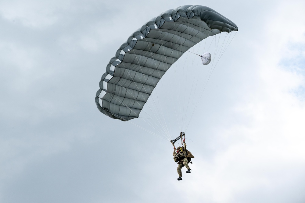 57th RQS Conducts Routine Jump Training
