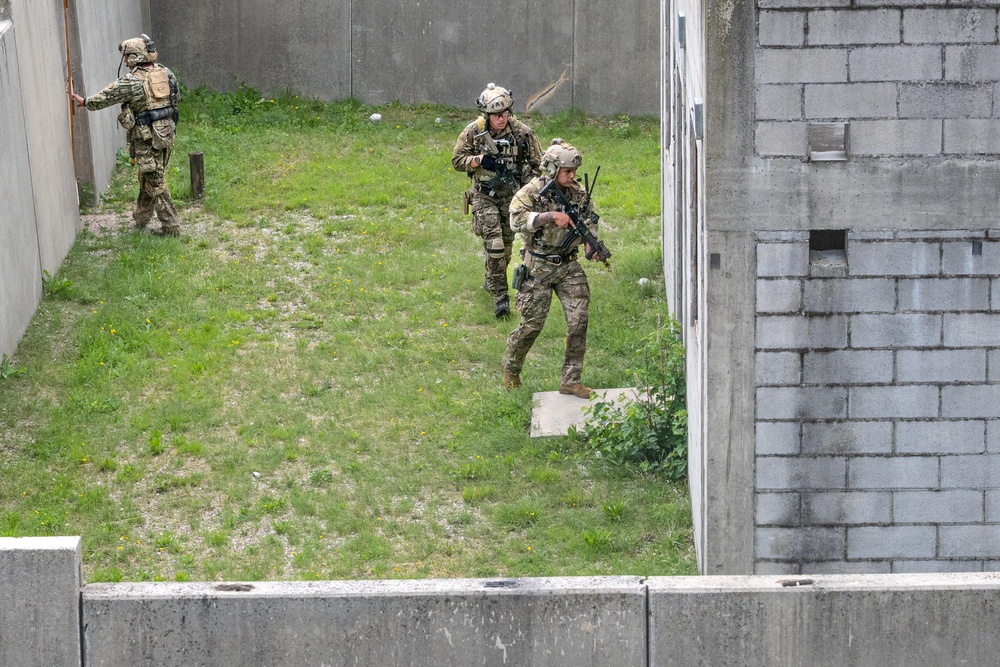 57th RQS performs CSAR Full Mission Profile Training