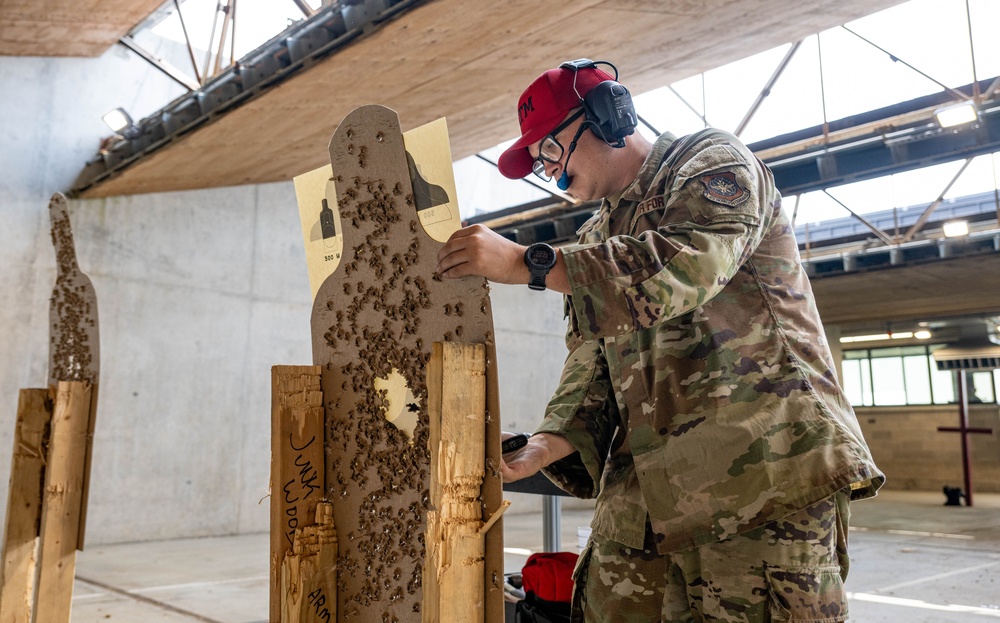 436th SFS qualifies Airmen on the M4 Carbine