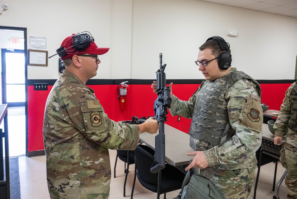436th SFS qualifies Airmen on the M4 Carbine