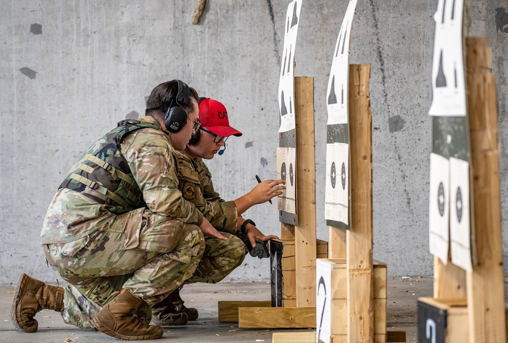 436th SFS qualifies Airmen on the M4 Carbine