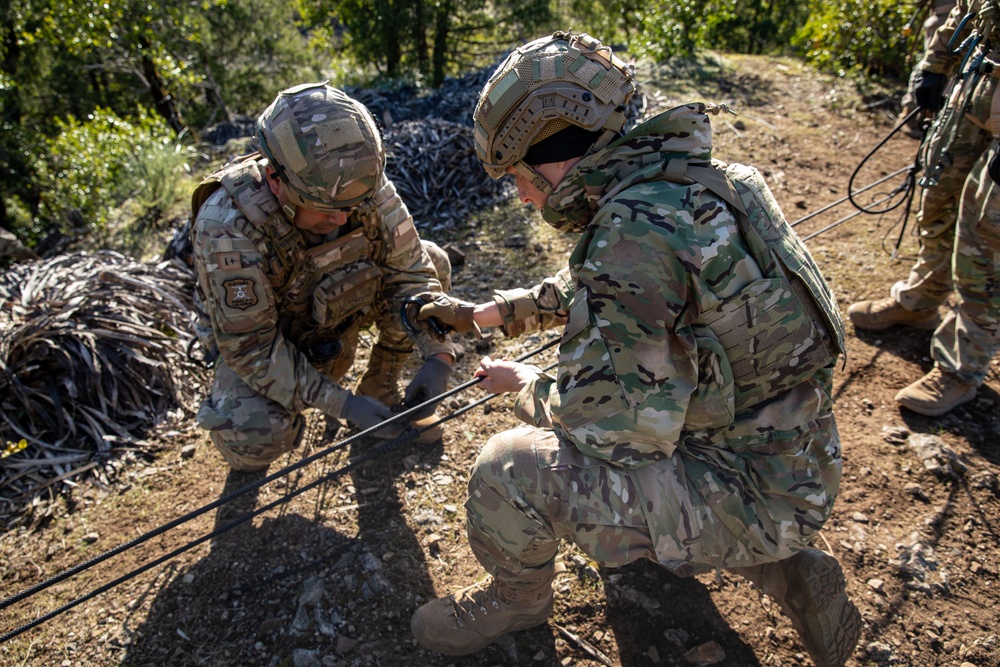 SV25 Two-Rope Bridge Training