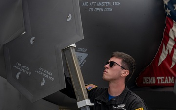 F-35A Demonstration Team Arrives at Abbotsford International Airshow