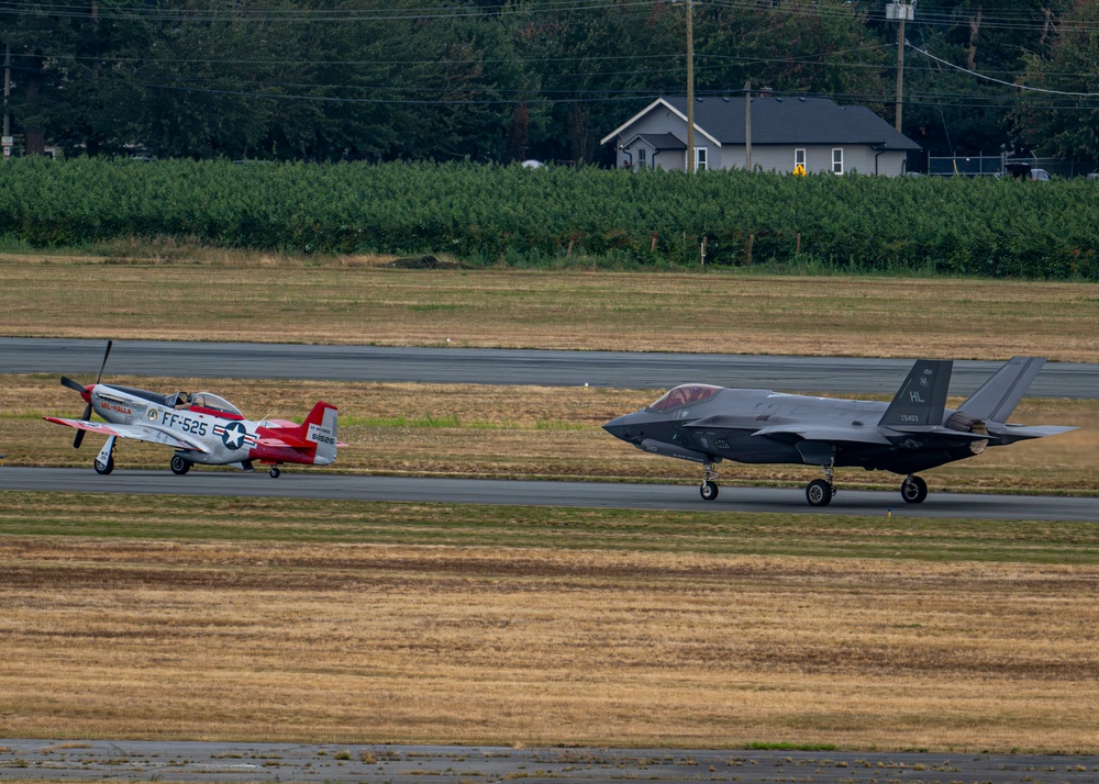F-35A Demonstration Team performs at Abbotsford