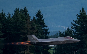 F-35A Demonstration Team performs at Abbotsford