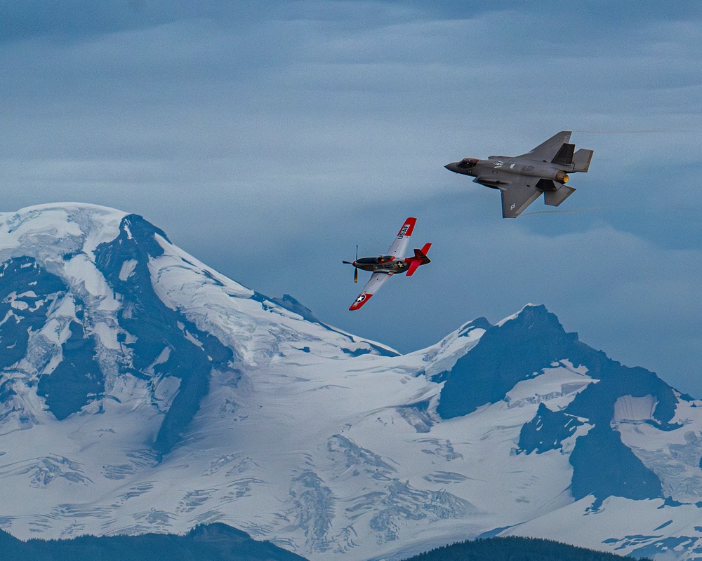 F-35A Demonstration Team performs at Abbotsford