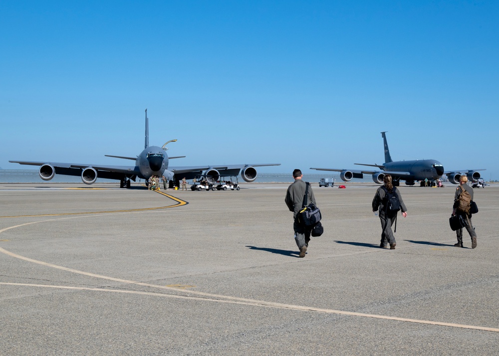 940 ARW KC-135 Pilots