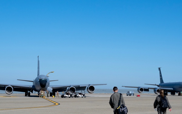 940 ARW KC-135 Pilots