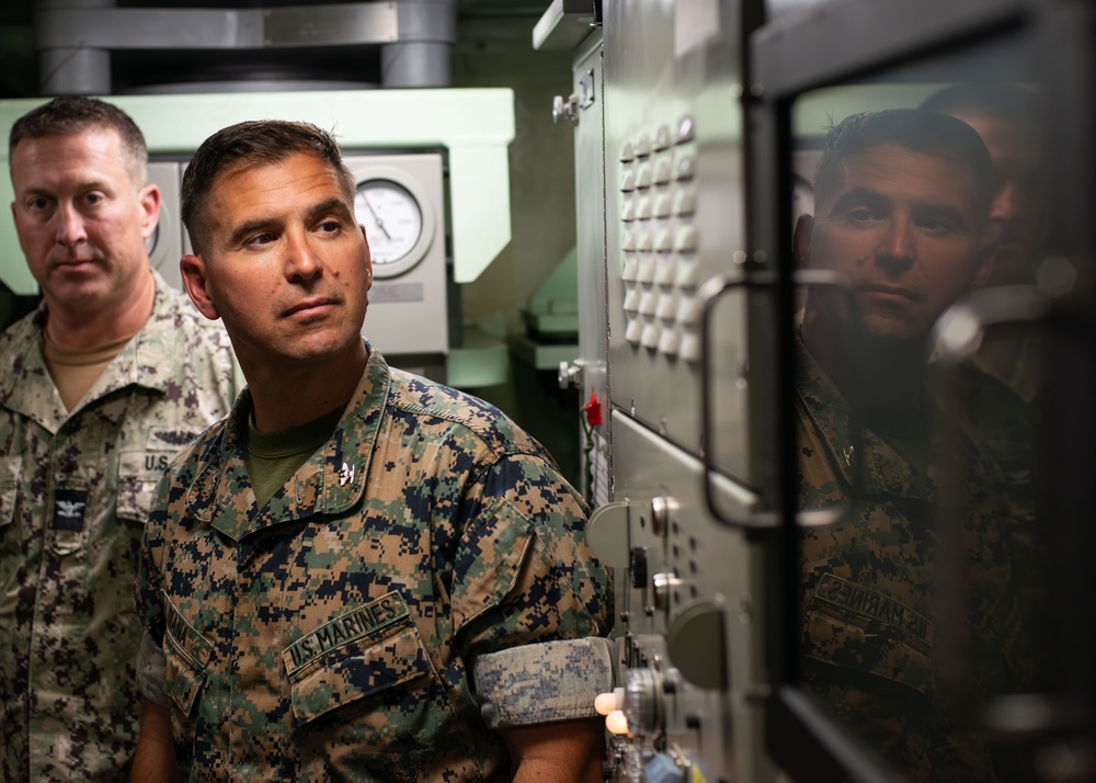 3rd Marine Littoral Regiment Leadership visits USS Vermont (SSN 792)