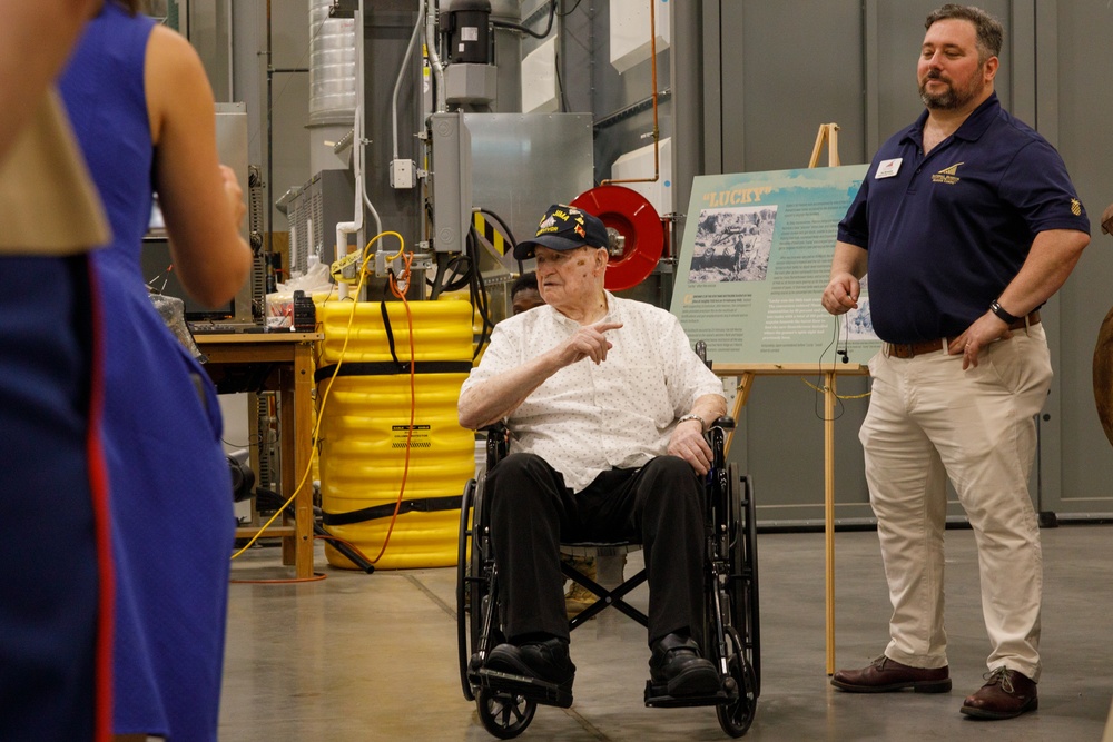 WWII Marine Corps Veteran Reunited With Sherman Tank