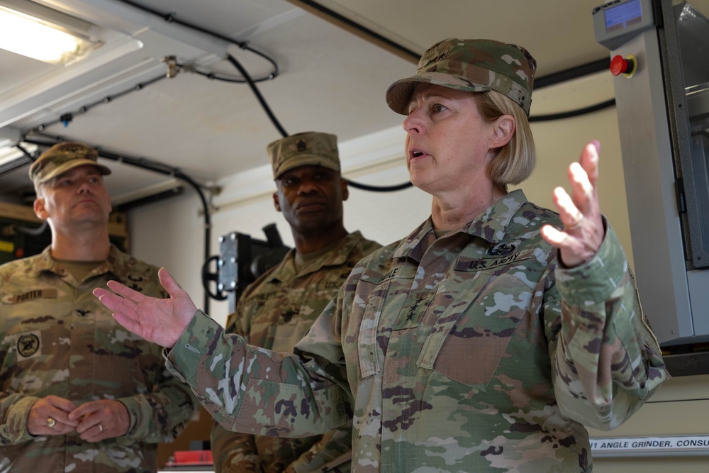 Lt. Gen. Hoyle visits Joint Task Force-Southern Border at Fort Bliss