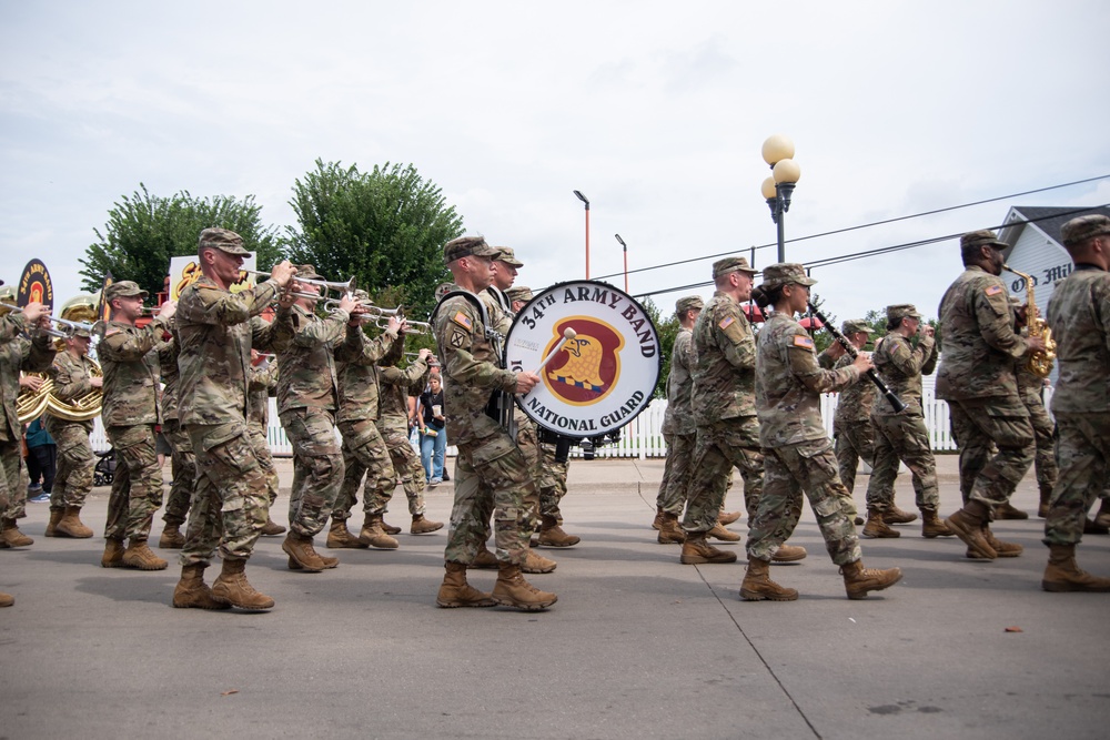 34th Army Band marches in Iowa State Fair Veterans Parade