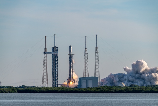 Starlink 10-20 Launches from Cape Canaveral Space Force Station