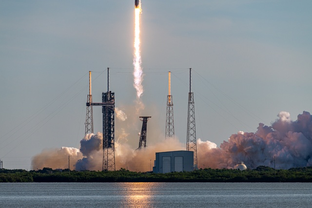 Starlink 10-20 Launches from Cape Canaveral Space Force Station