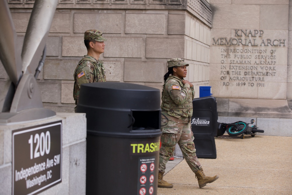 D.C. Guard helps prevent assault at Metro station