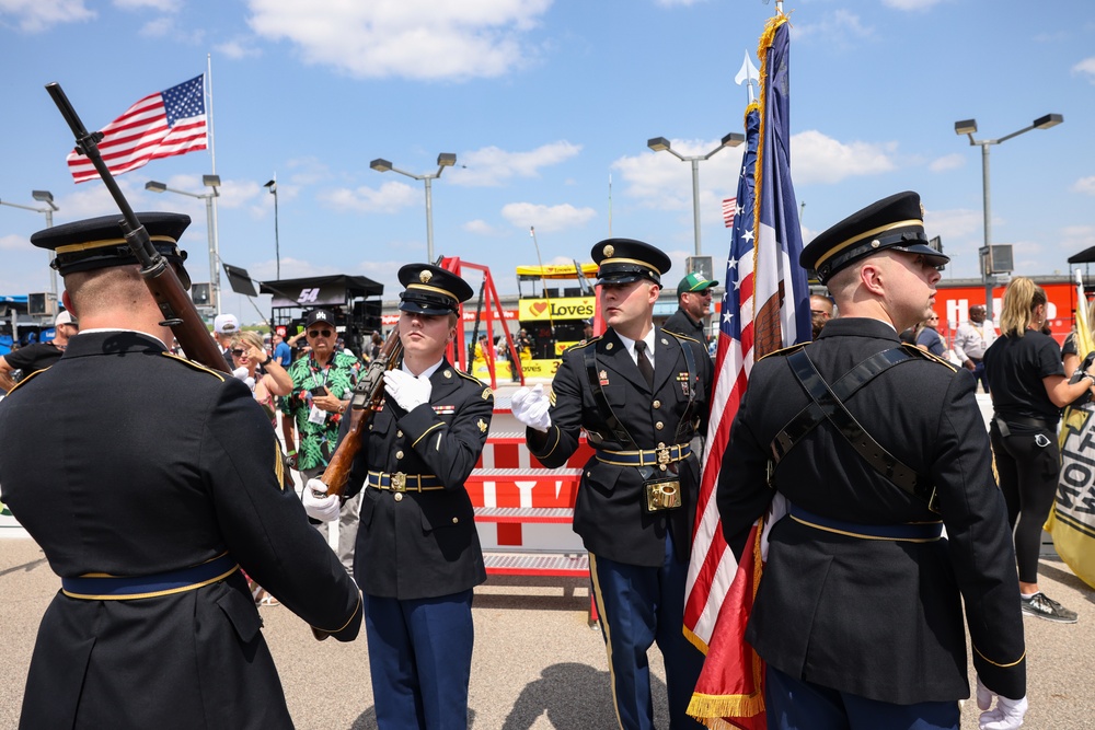 Iowa National Guard honor guard at Iowa Corn 350