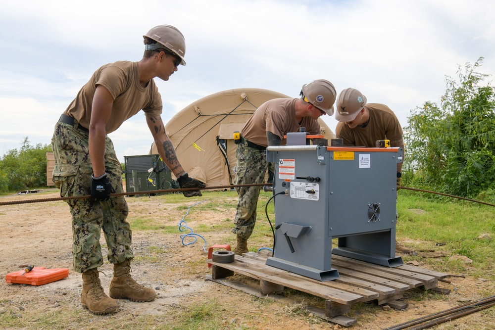 Navy Expeditionary Units run port repair experiment