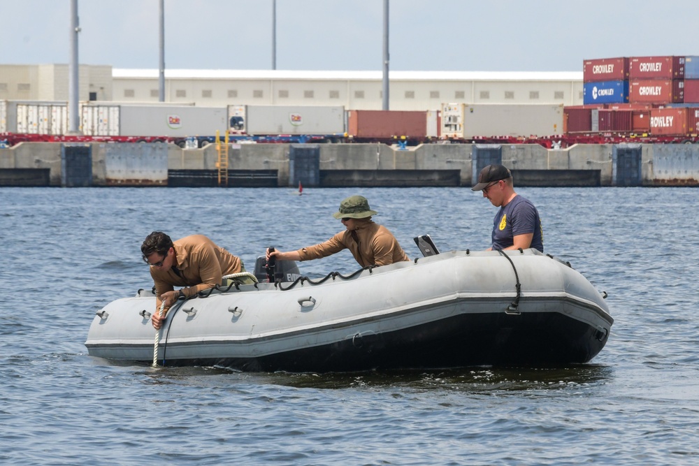 Navy Expeditionary Units run port repair experiment