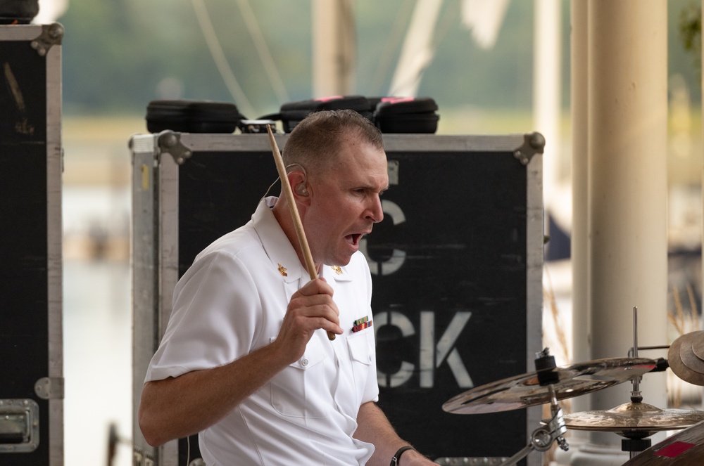 Sea Chanters perform at Belmont Bay Marina