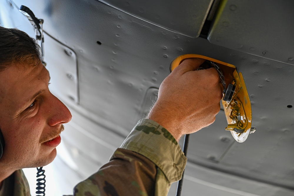 Air Force Research Laboratory Partnership Boosts Hot Pit Refueling Training via VR during Northen Strike 25-2