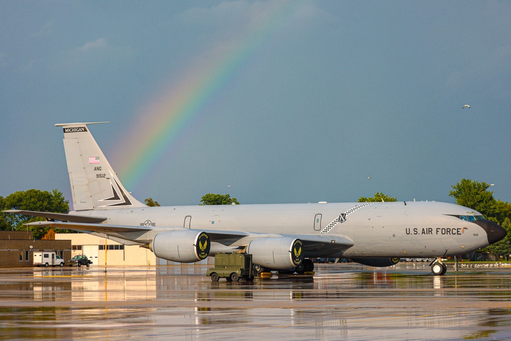 Selfridge KC-135s Weather the Storm