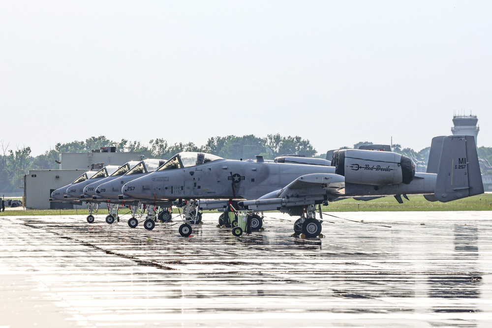Selfridge A-10 Thunderbolt IIs Weather the Storm