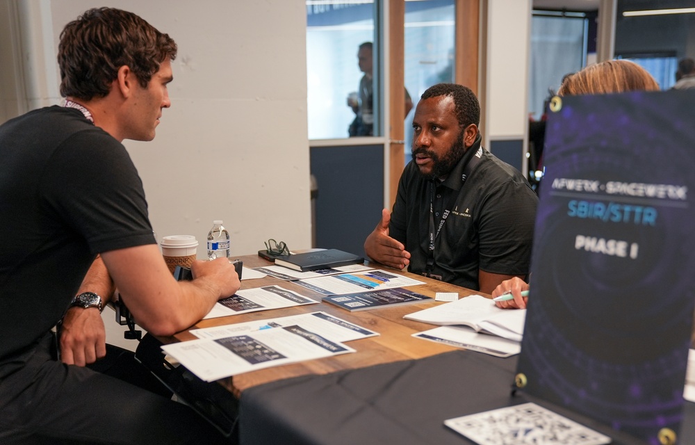 AFWERX connects with industry during office hours at Fed Supernova 2025